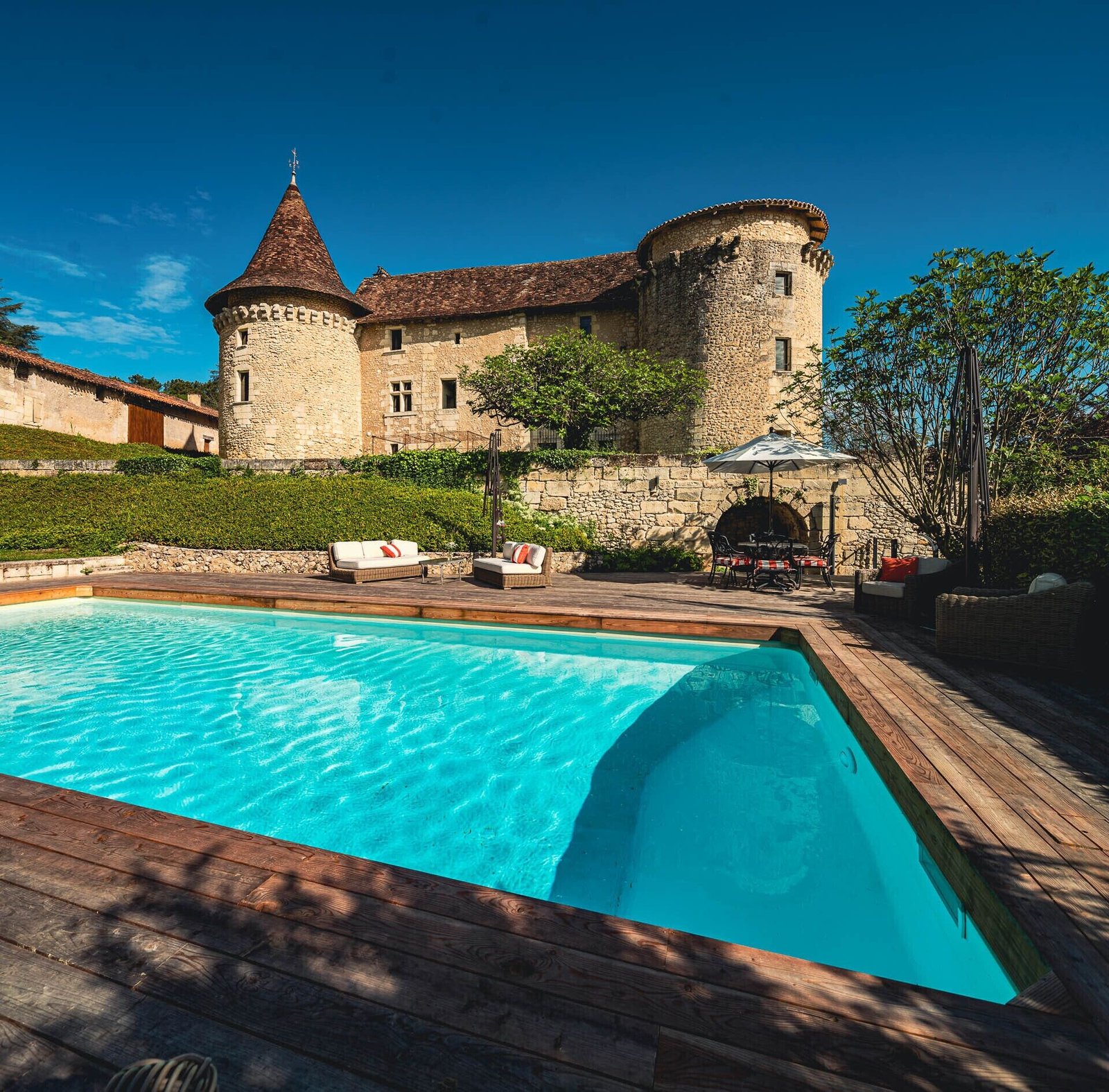 Château de Belet, the pool