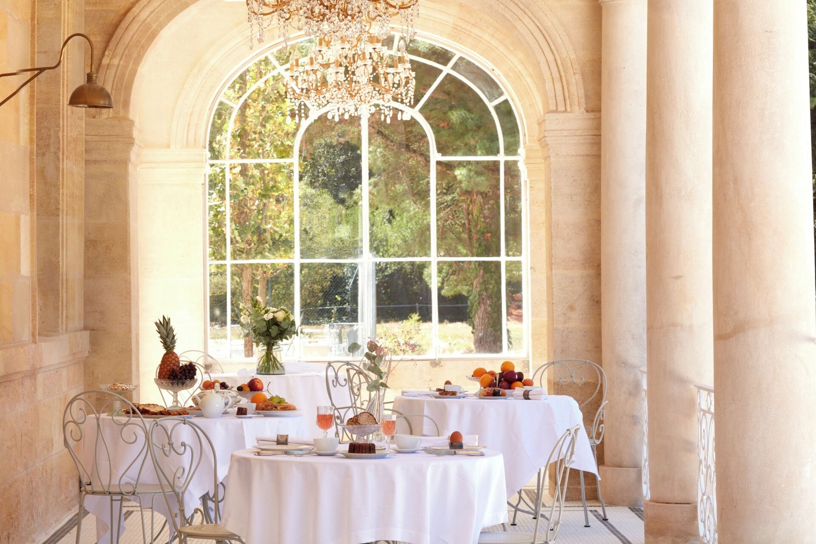 Château Léognan, at the table