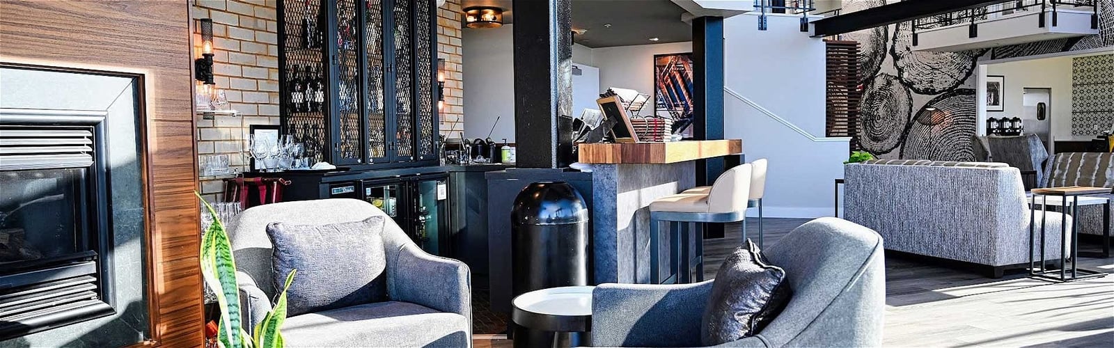 Cannery Pier Hotel & Spa, bar 600