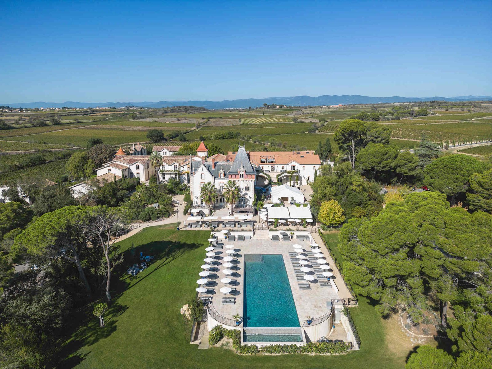 Château St Pierre de Serjac, the pool