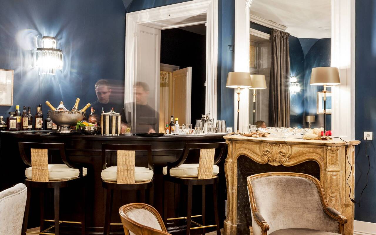 Château St Pierre de Serjac, at the table