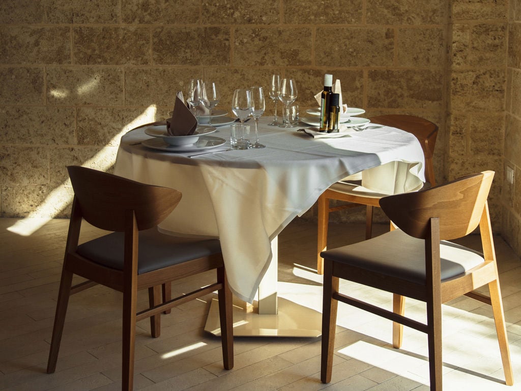 Secolario - Masseria del Viverbene, at the table
