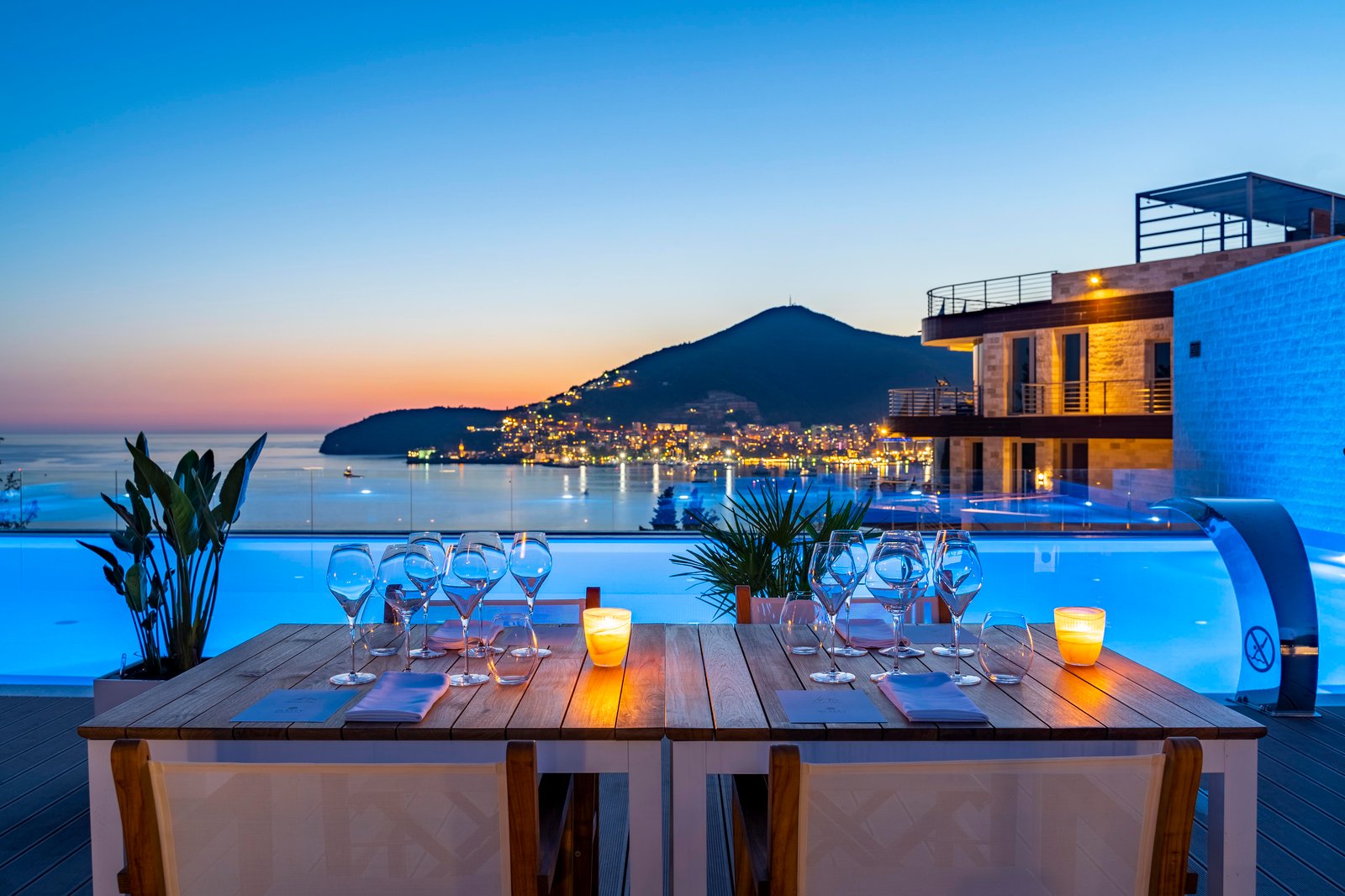 Dukley Hotel & Resort, at the table