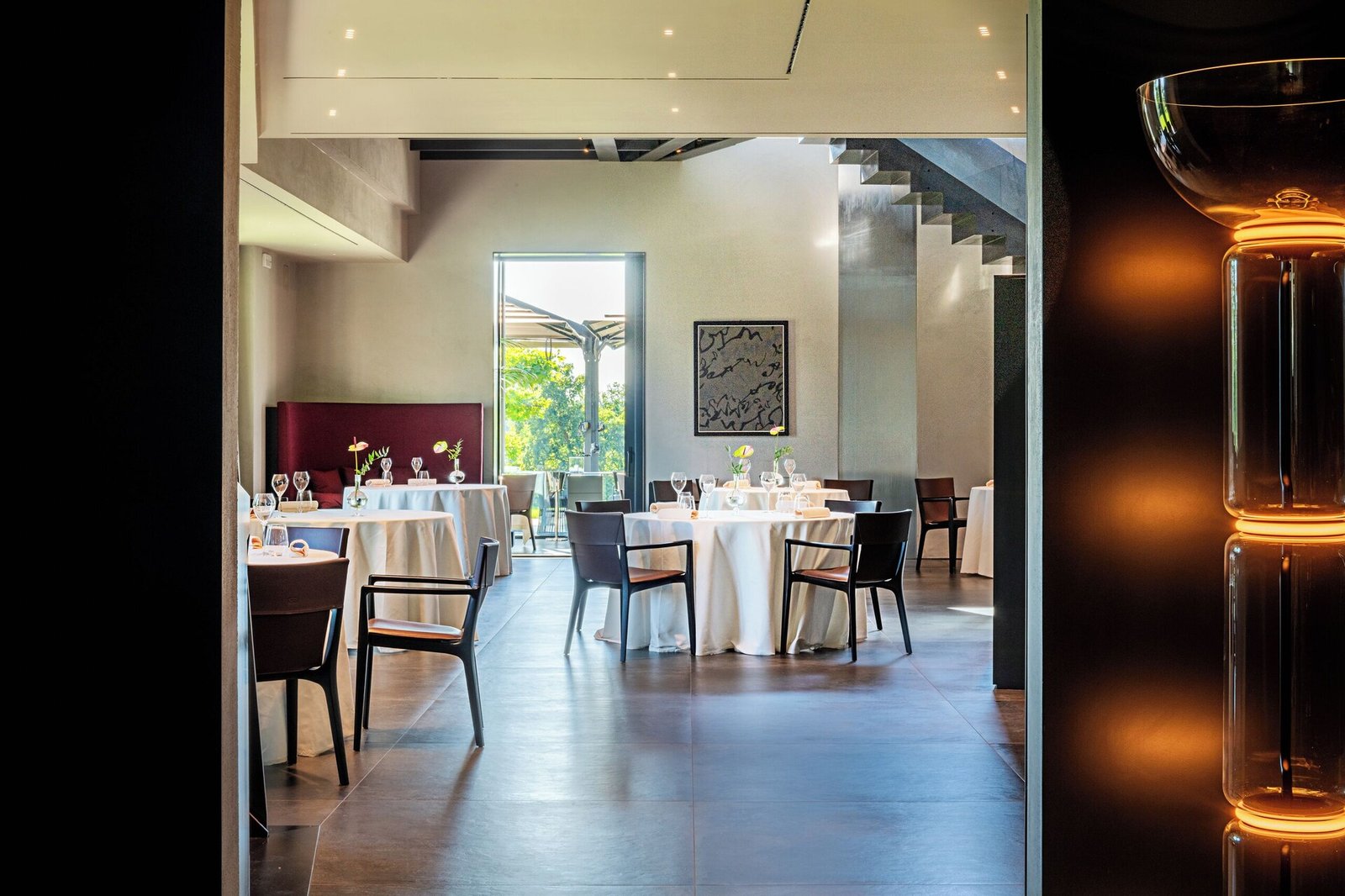 Le Cattedrali Relais by LAQUA Collection, at the table