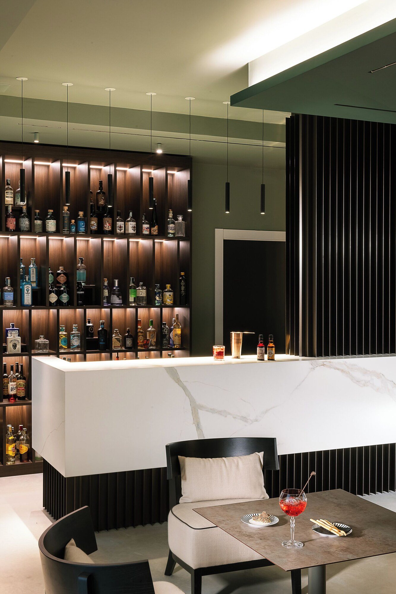 Le Cattedrali Relais by LAQUA Collection, at the table