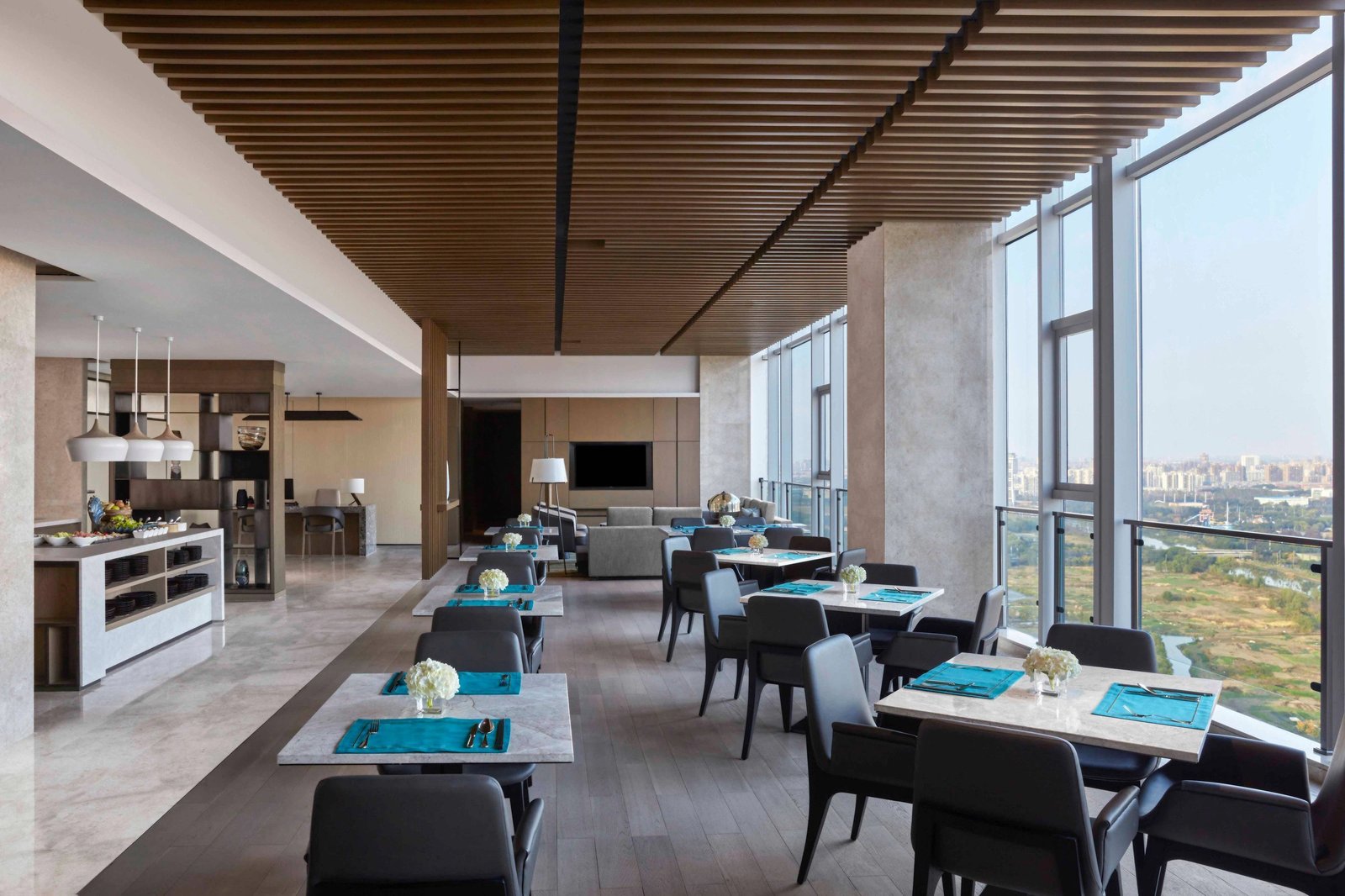 Jiaxing Marriott Hotel, at the table