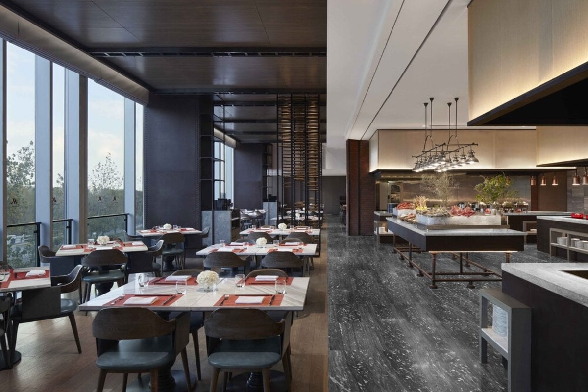 Jiaxing Marriott Hotel, at the table