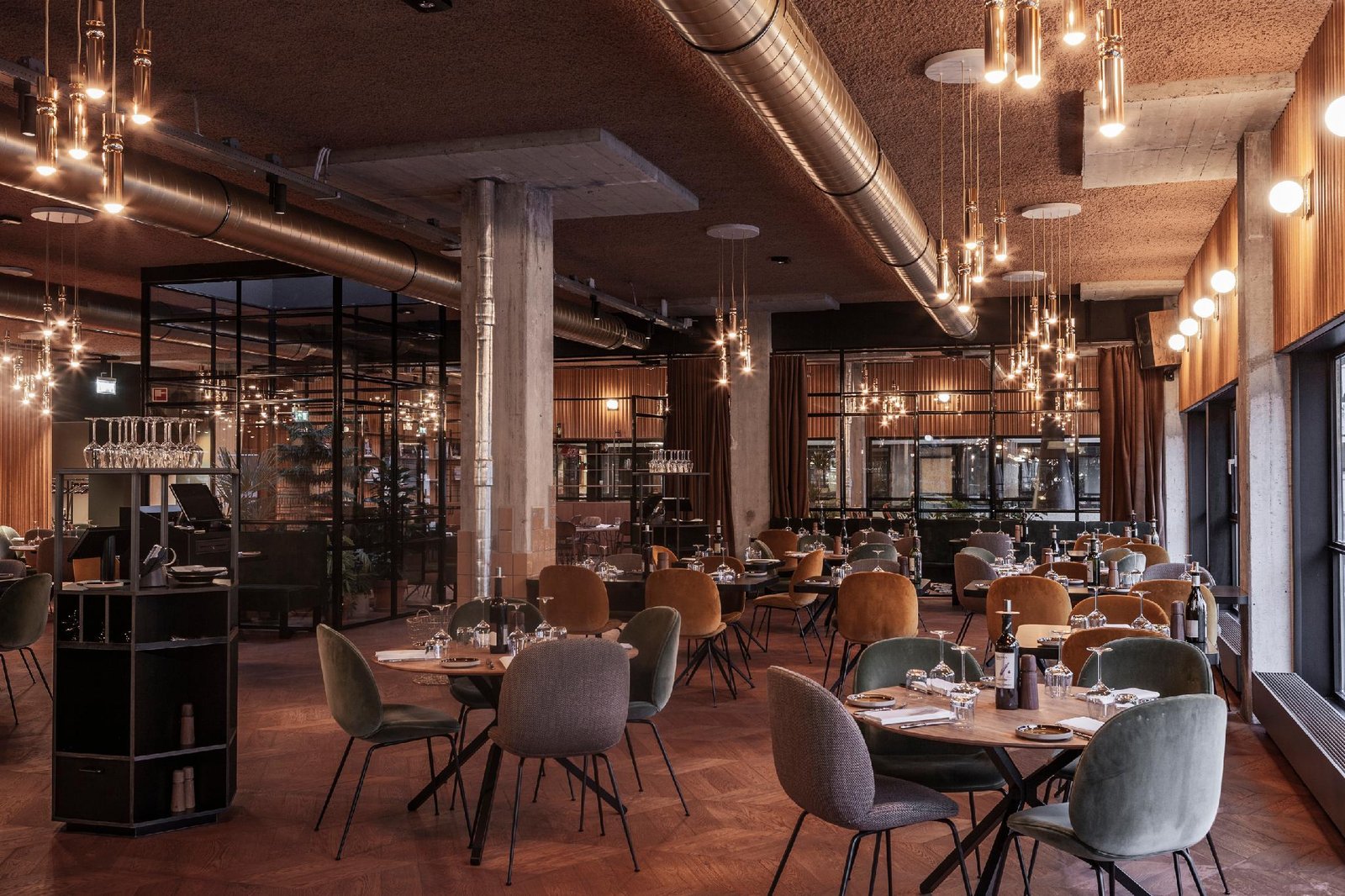 Hotel V Fizeaustraat — eat & drink