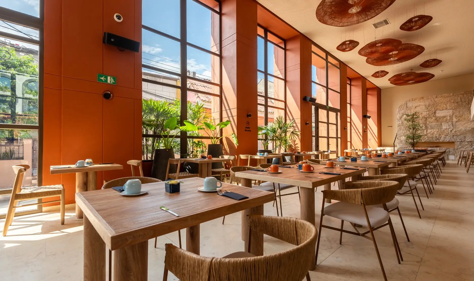 OSH Hotel Getsemani, at the table