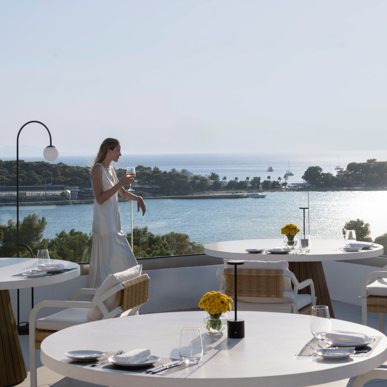 The Roc Club, A Hotel to Live®, rocket bar and rooftop restaurant