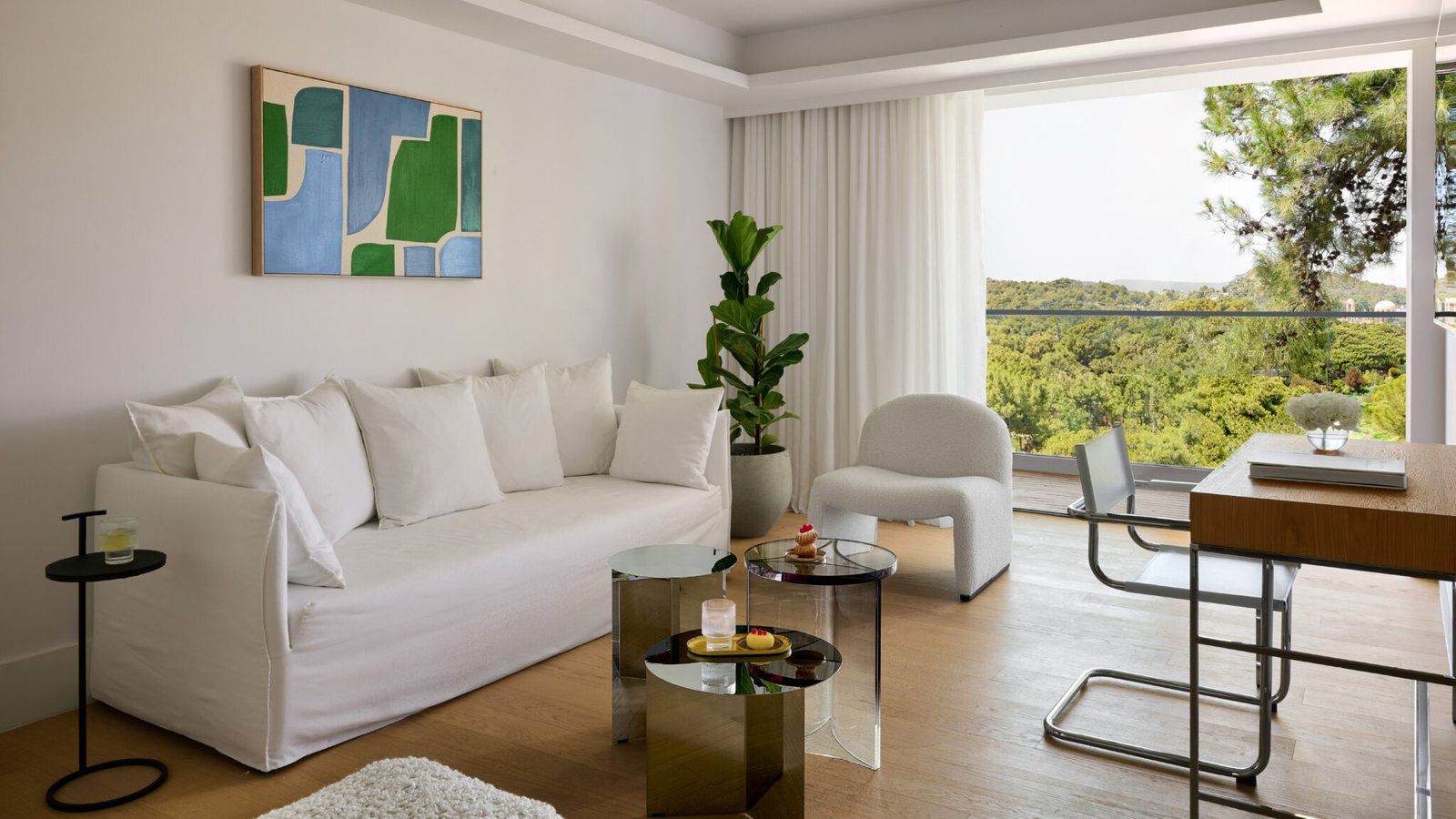 The Roc Club, A Hotel to Live®