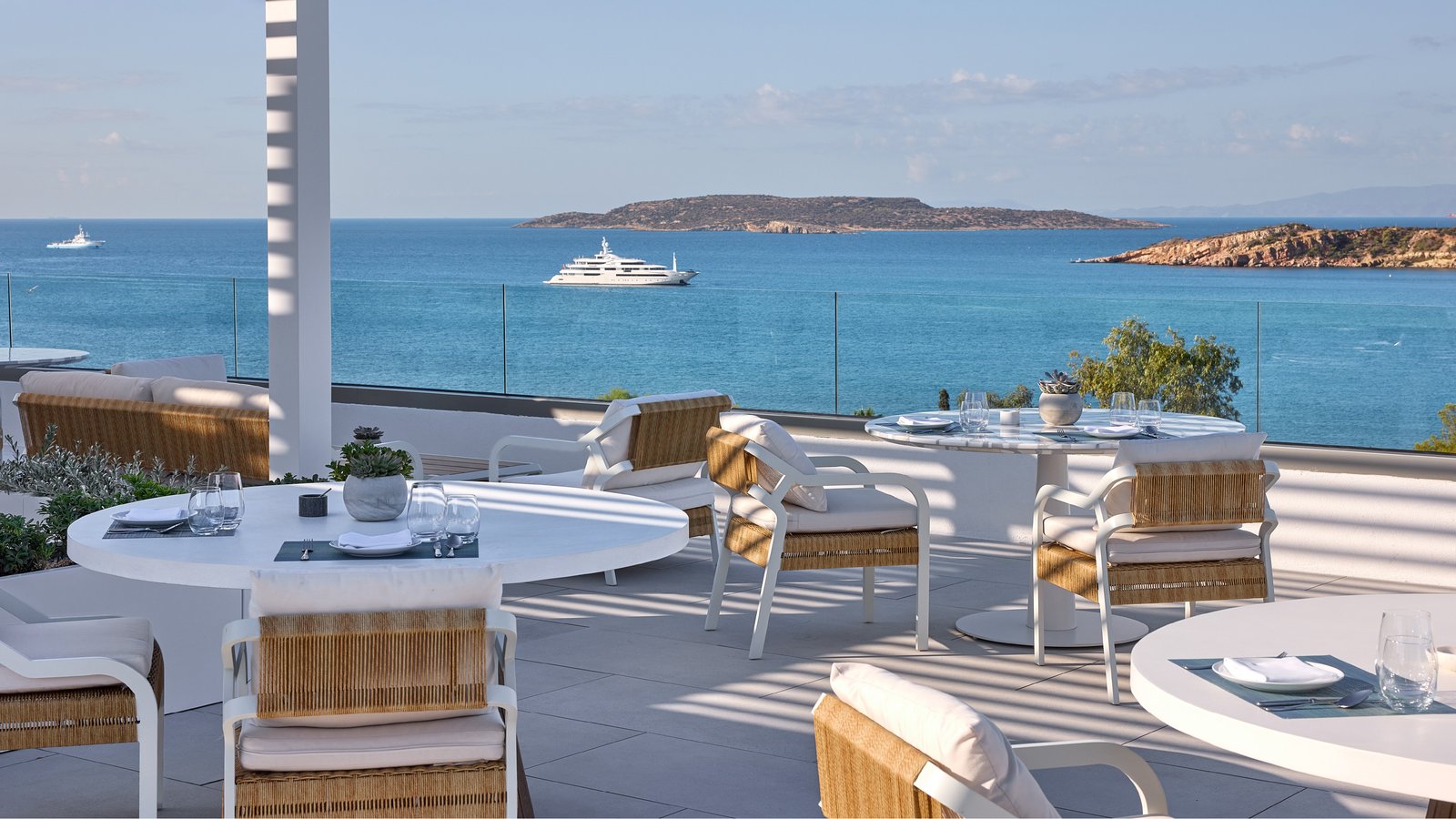 The Roc Club, A Hotel to Live®
