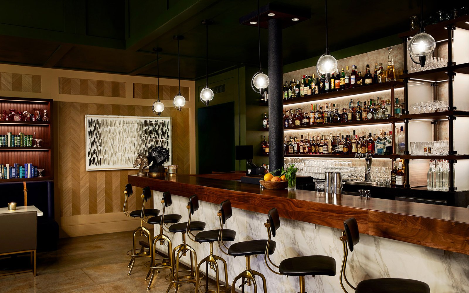 The Grady Hotel, wild swann