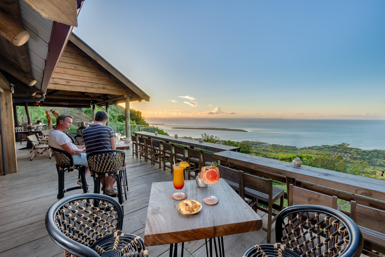 Lakaz Chamarel Exclusive Lodge, the view bar
