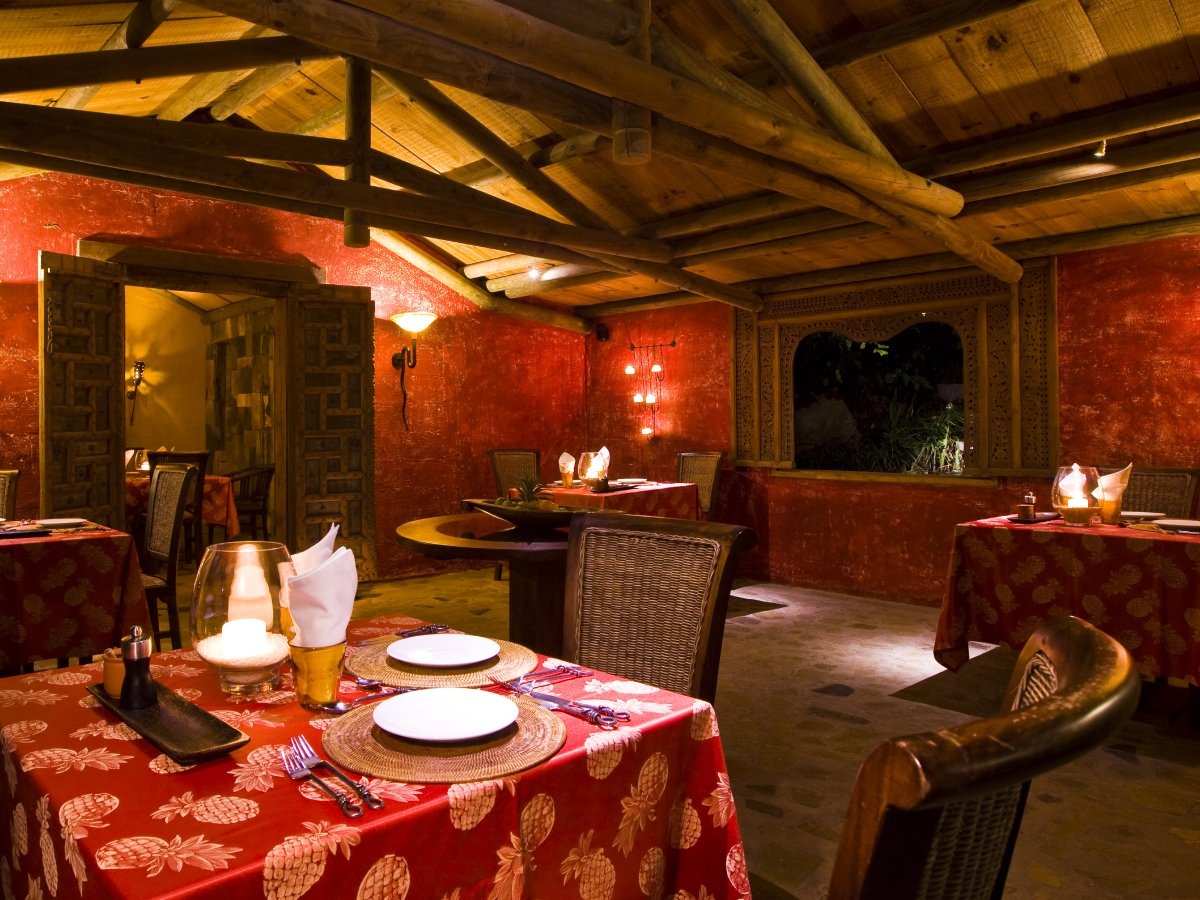 Lakaz Chamarel Exclusive Lodge, at the table