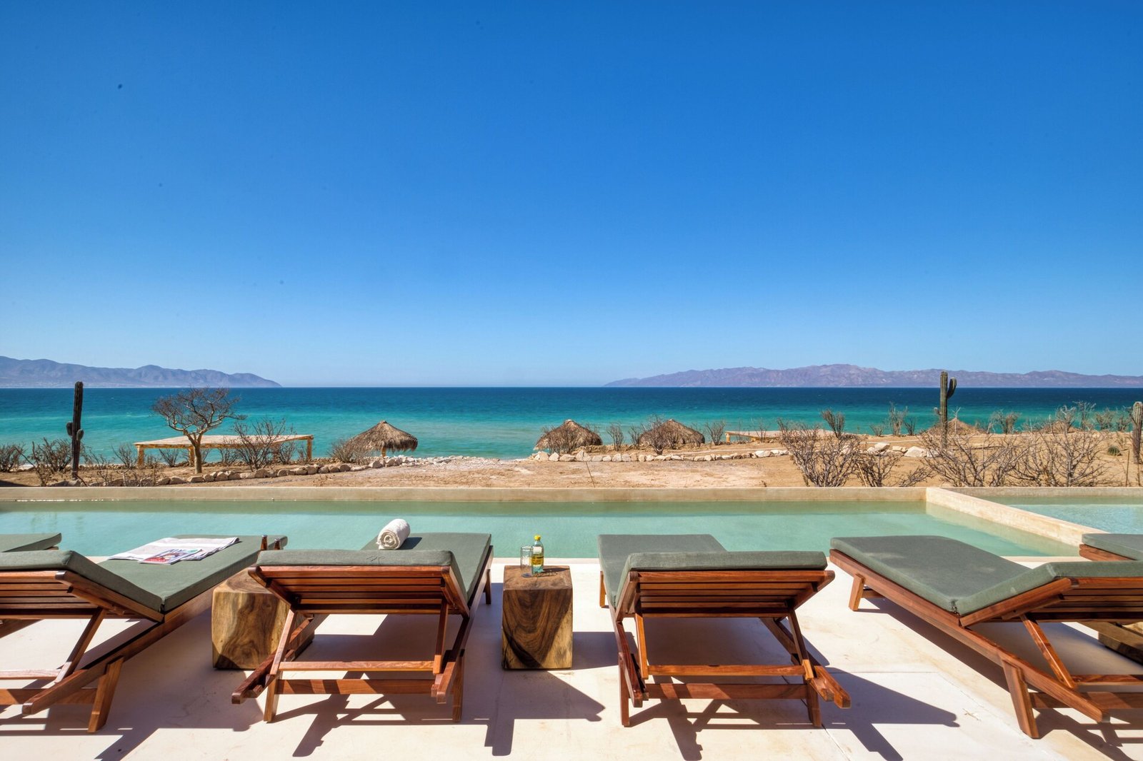 Amina Wind Resort, the pool
