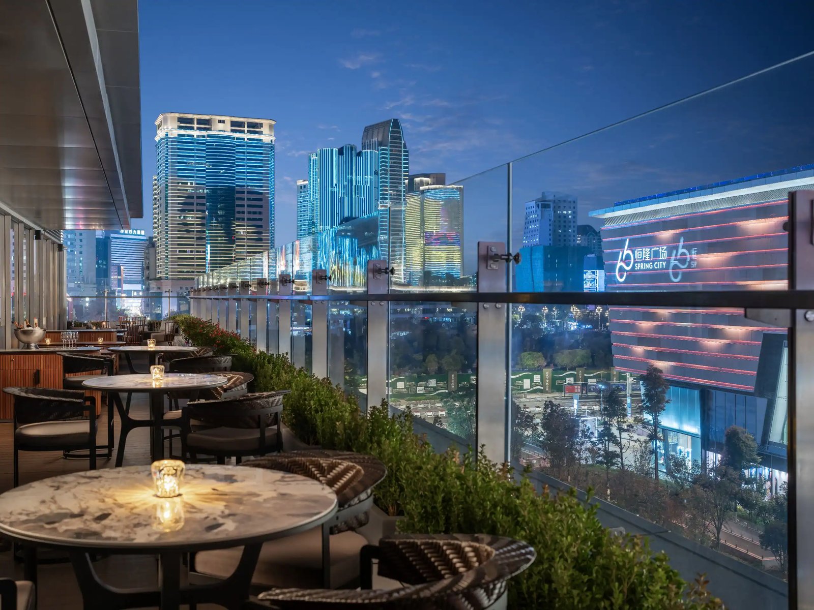 Grand Hyatt Kunming, at the table