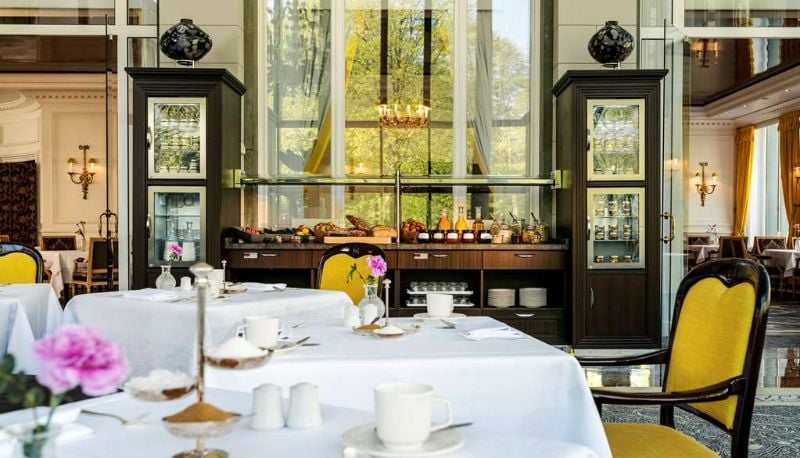 Parkhotel, at the table