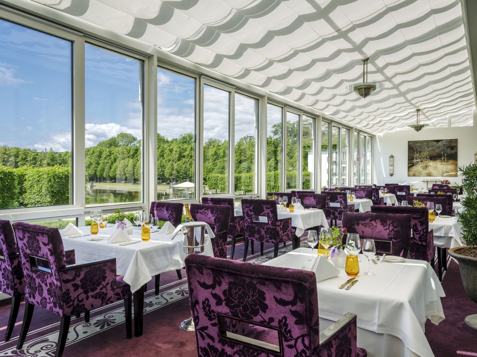 Parkhotel, at the table