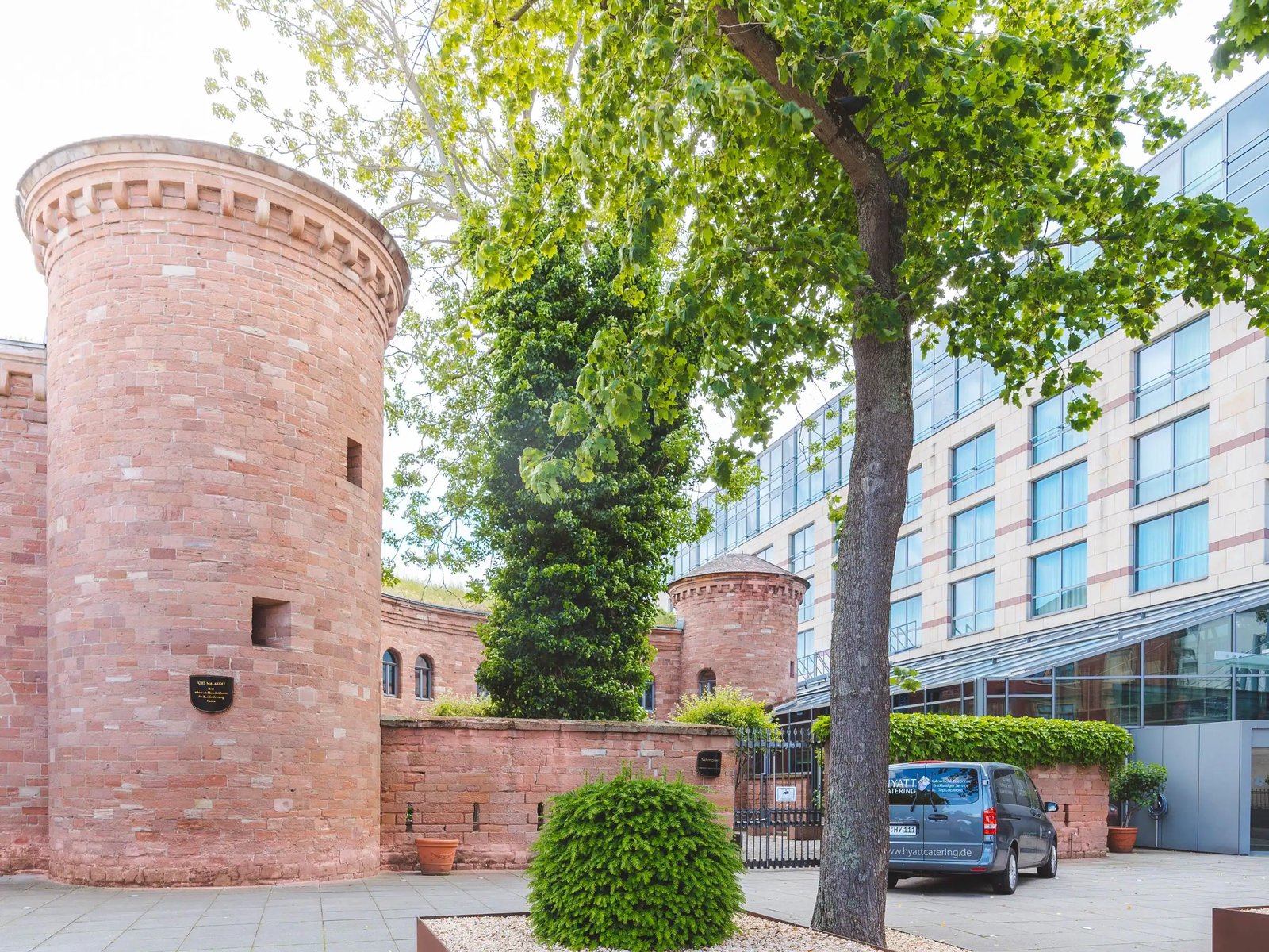 Hyatt Regency Mainz, how it began