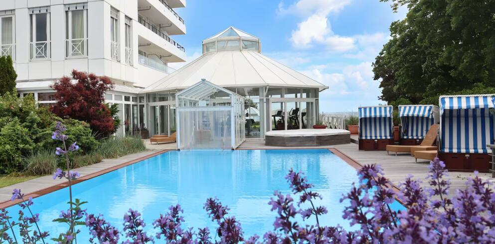 Grand Hotel Seeschlösschen Sea Retreat & Spa, the pool