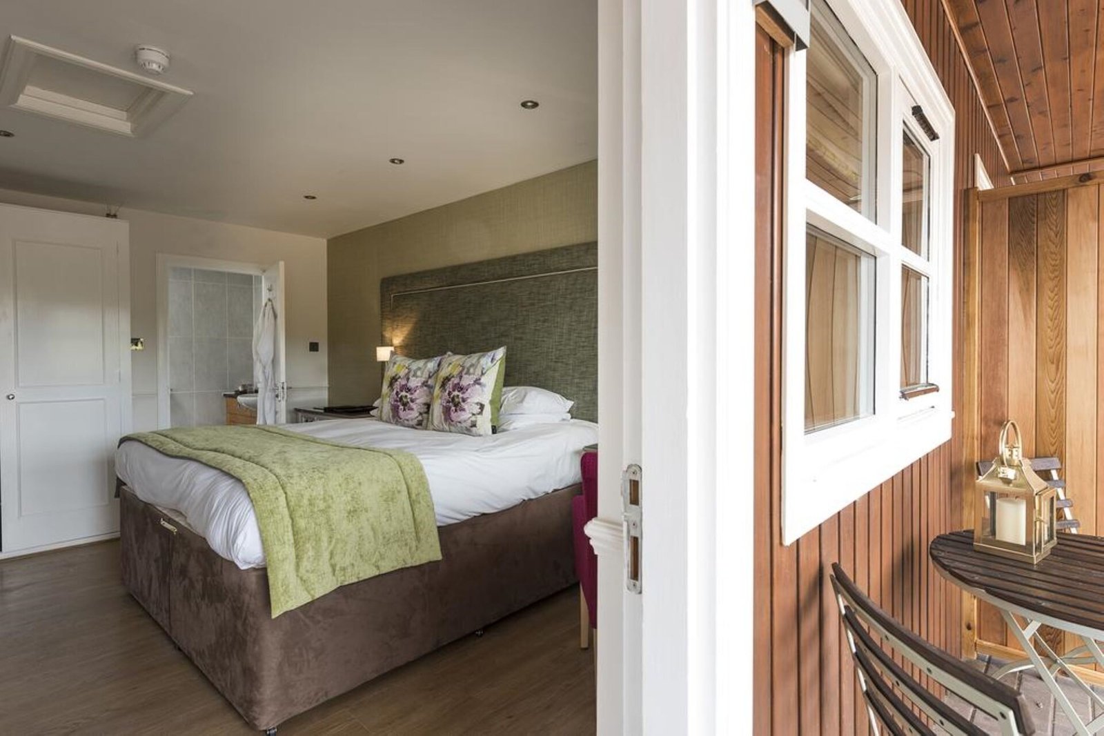 The Lovat Hotel & Restaurant, rooms