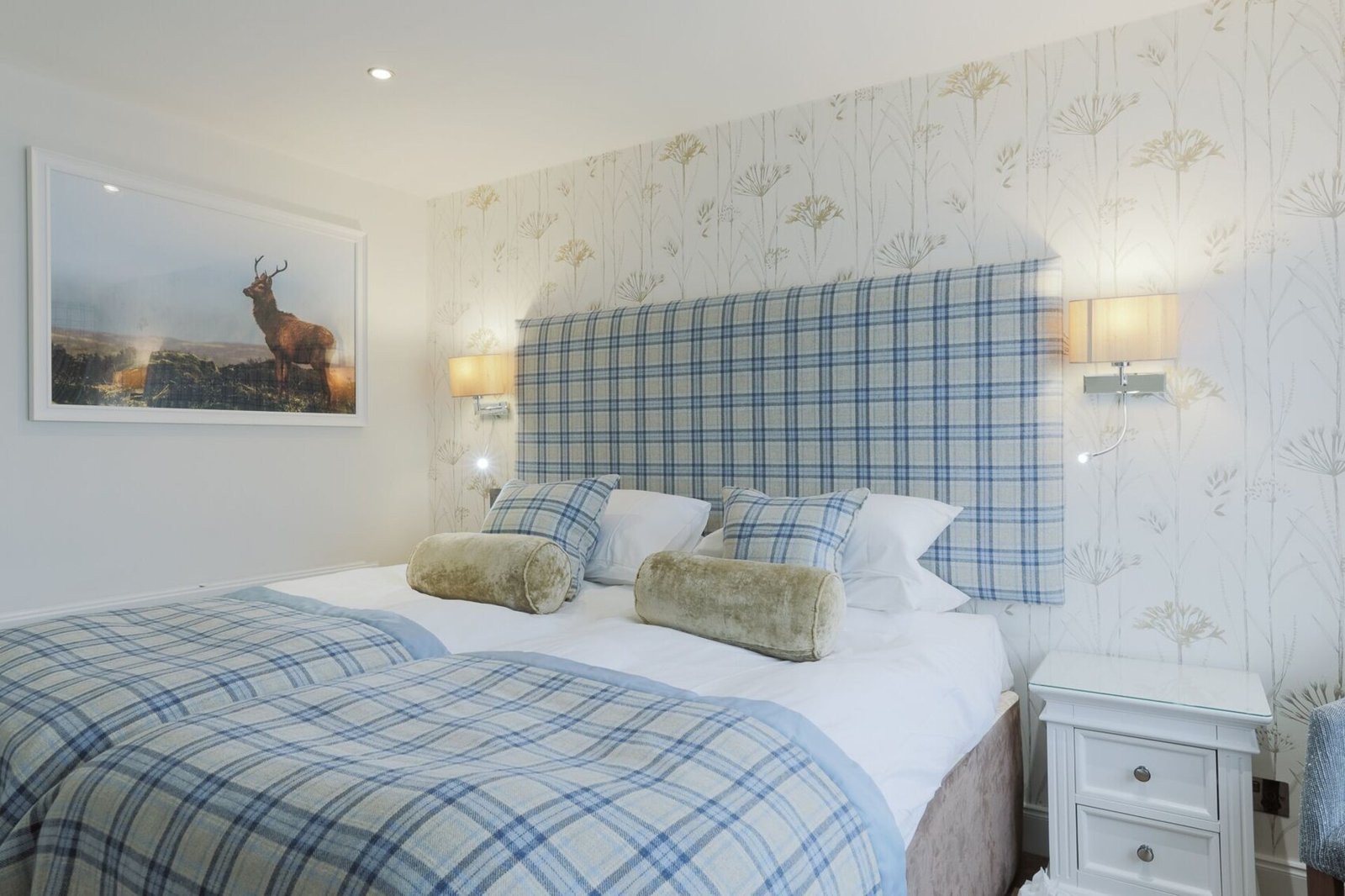The Lovat Hotel & Restaurant, rooms