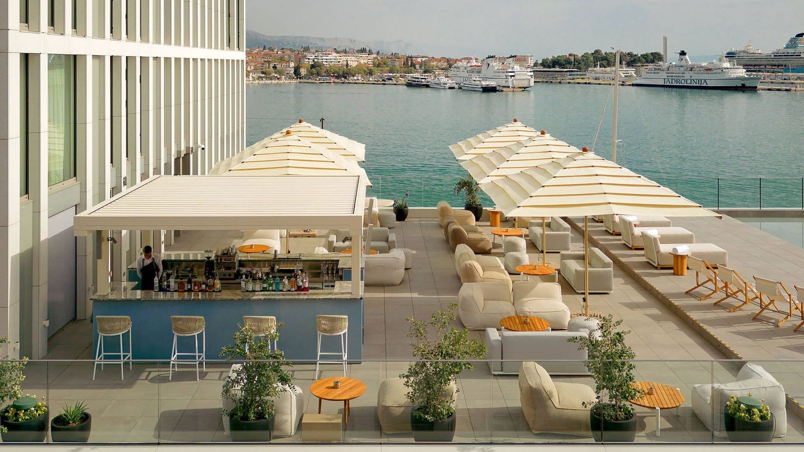 Hotel Ambasador Split, at the table