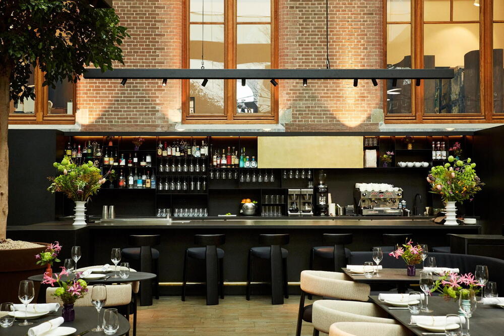 Mandarin Oriental Conservatorium Amsterdam, at the table