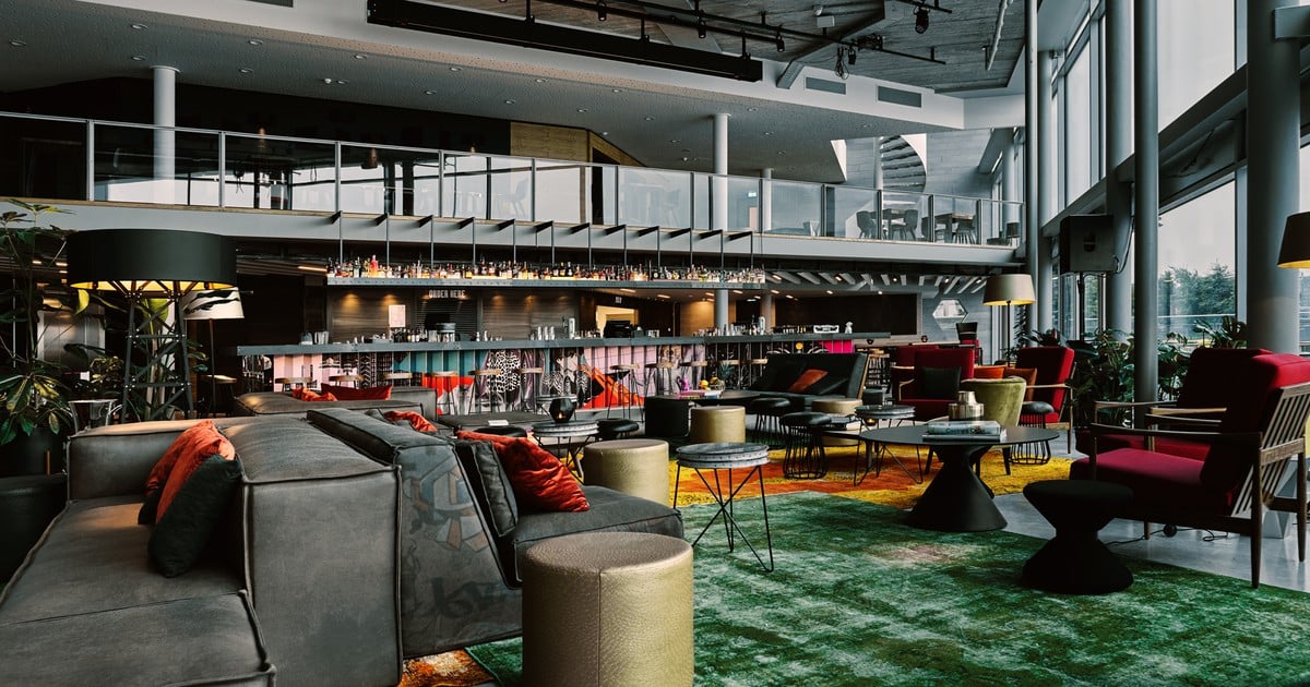 Sir Adam Hotel — vibe