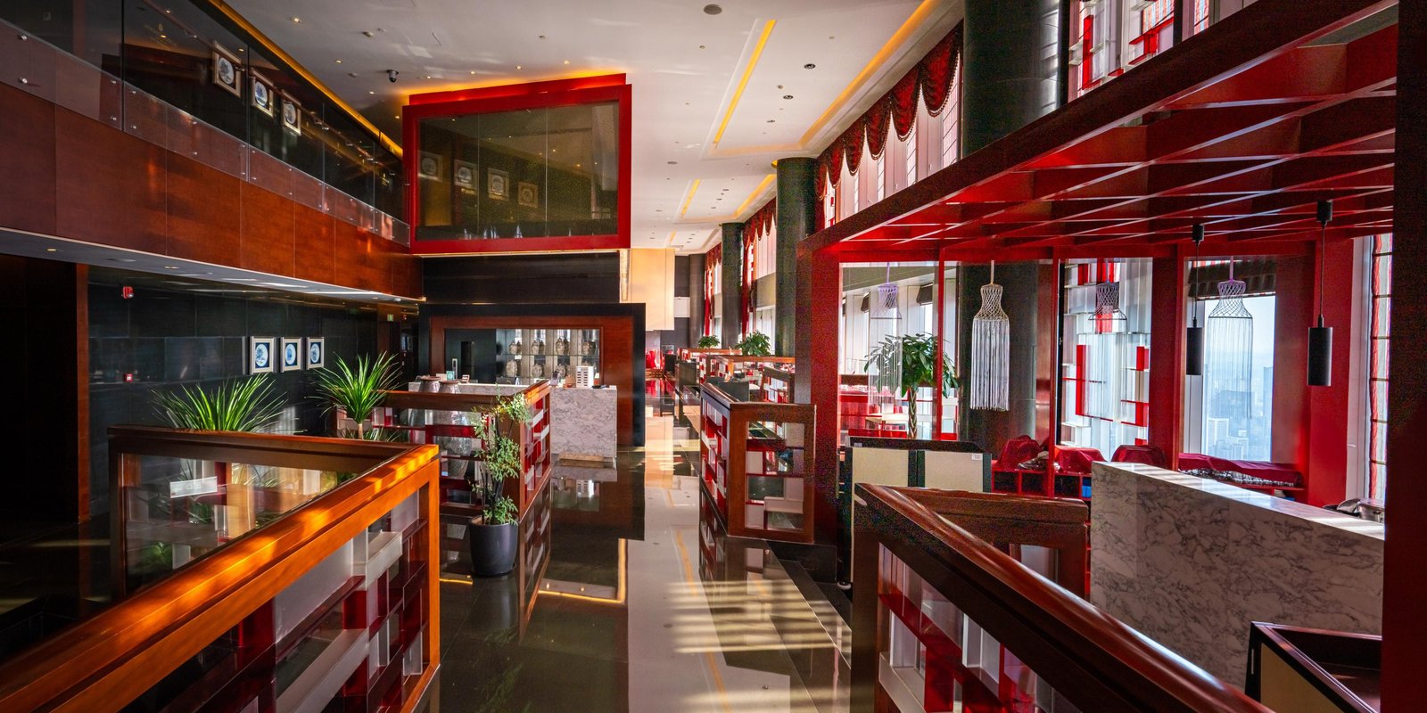 InterContinental Nanjing, at the table
