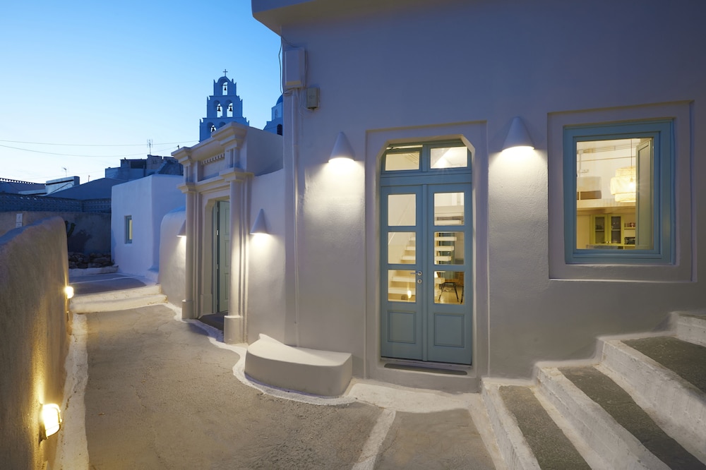 Valsamo Suites Santorini, how it began