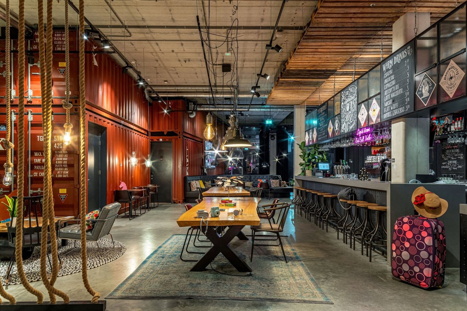 Moxy Amsterdam Houthavens