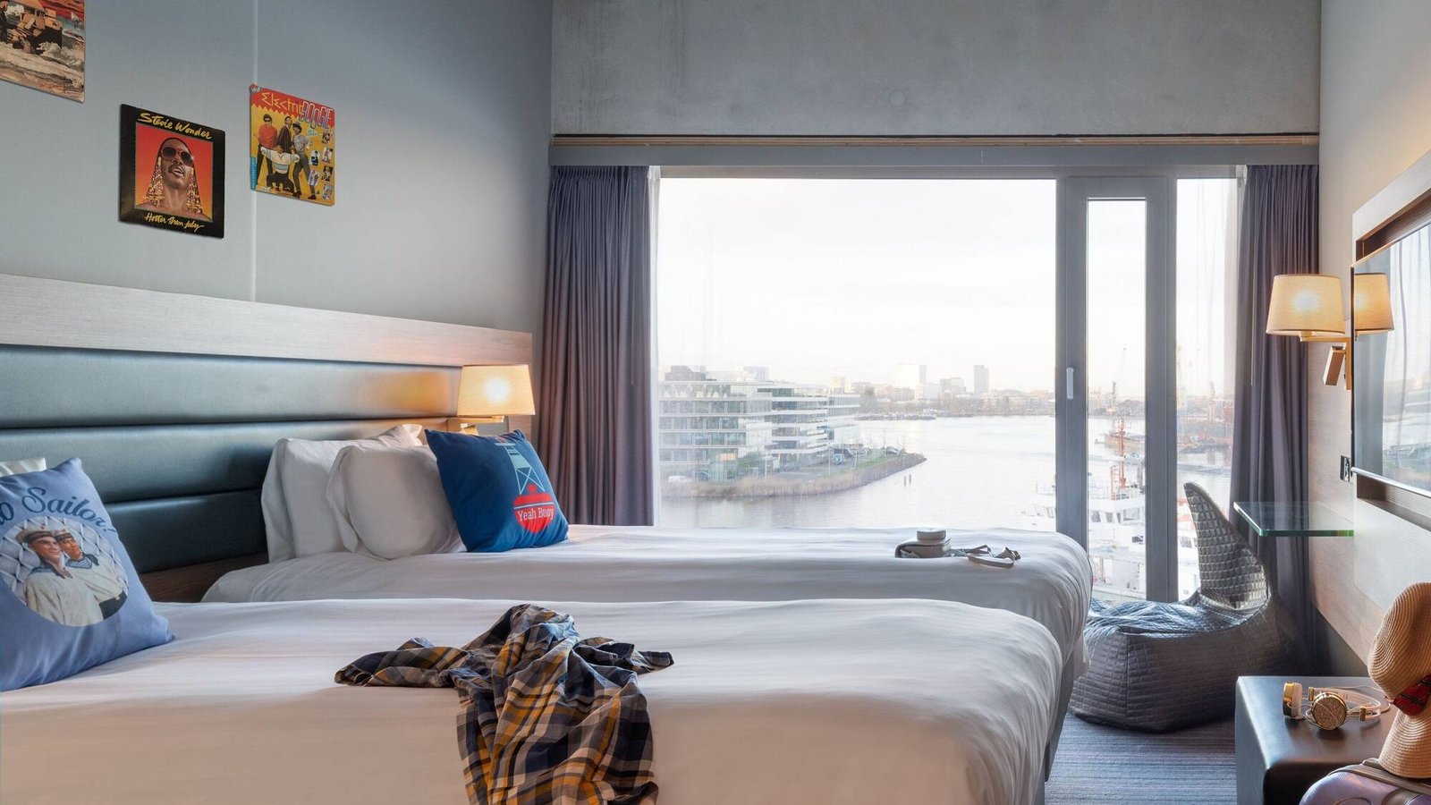 Moxy Amsterdam Houthavens — rooms