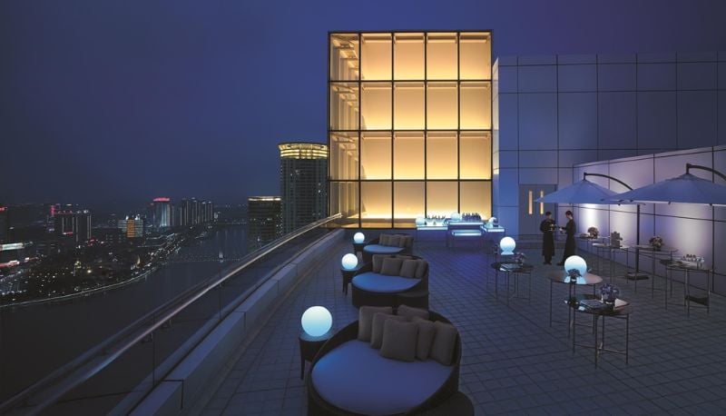 Shangri-La Hotel Ningbo, at the table