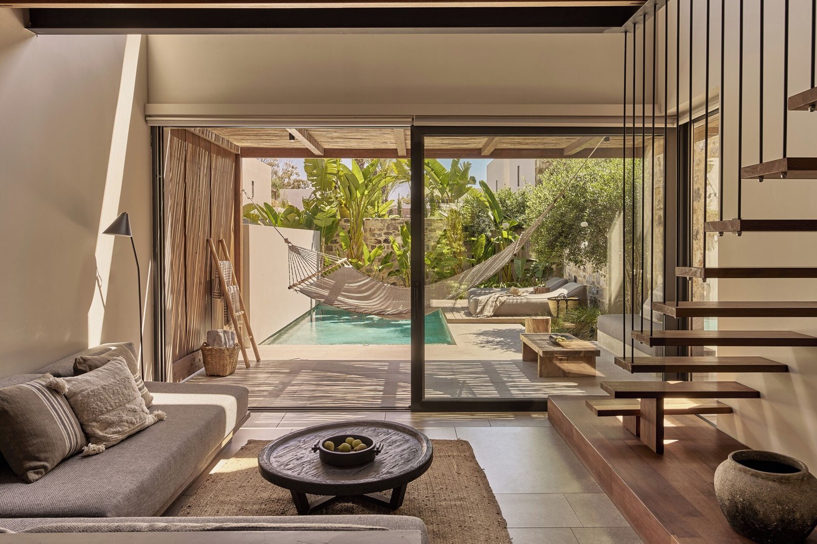 Theros All Suite Hotel, rooms