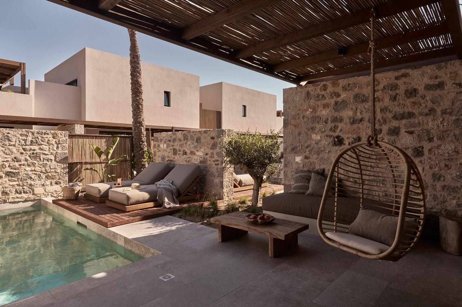Theros All Suite Hotel
