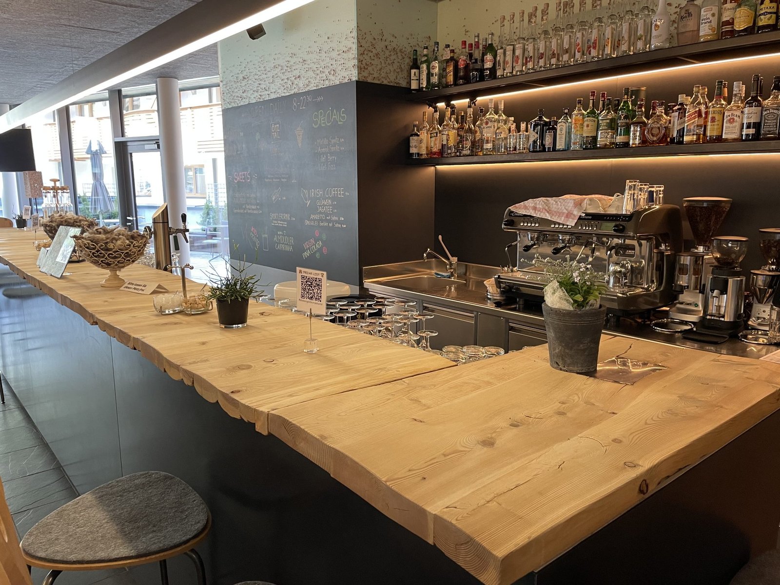 Die Berge Lifestyle-Hotel Sölden, hotel bar & lounge