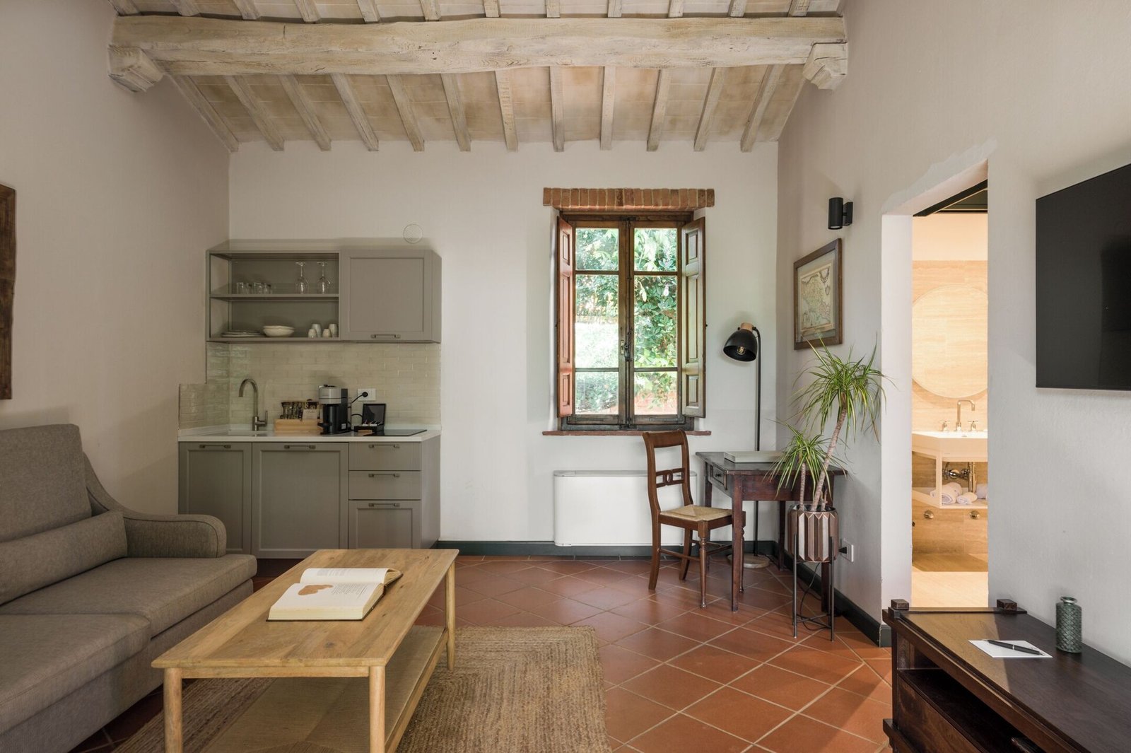 Borgo San Vincenzo, rooms