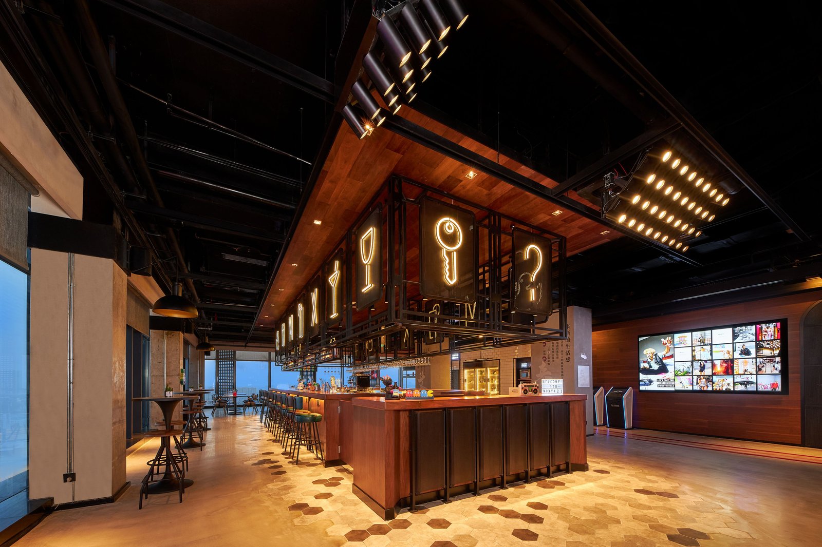 Moxy Hotel Nanjing Jiangning, moxy kitchen & bar