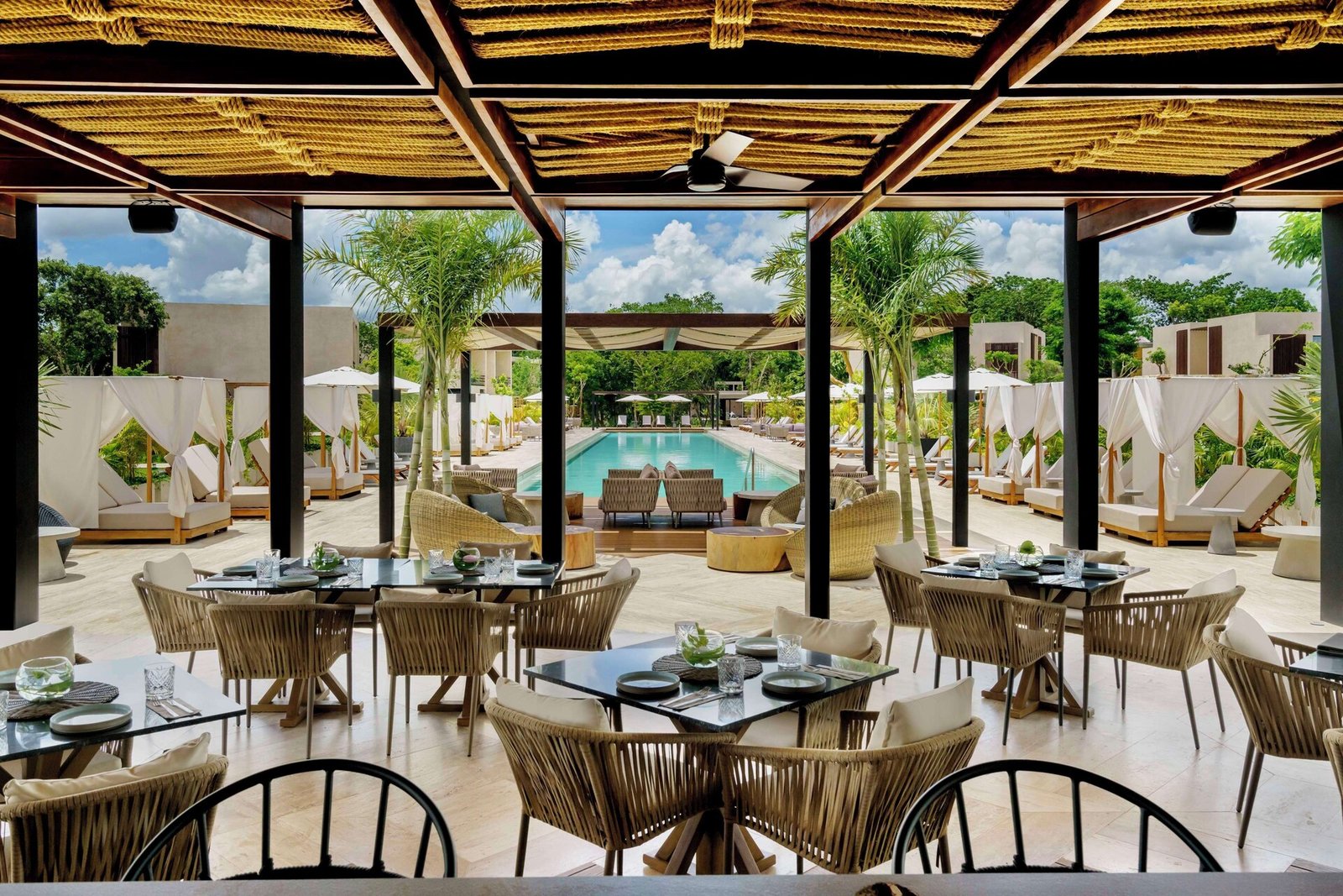 Hacienda Xcanatun, Angsana Heritage Collection, at the table