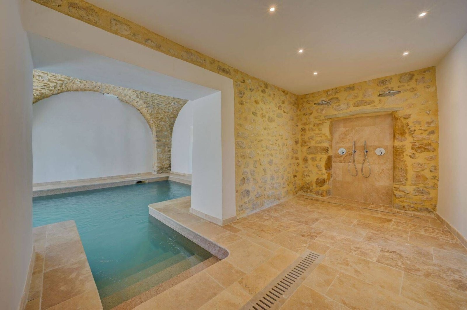 Domaine de Privadière, the pool