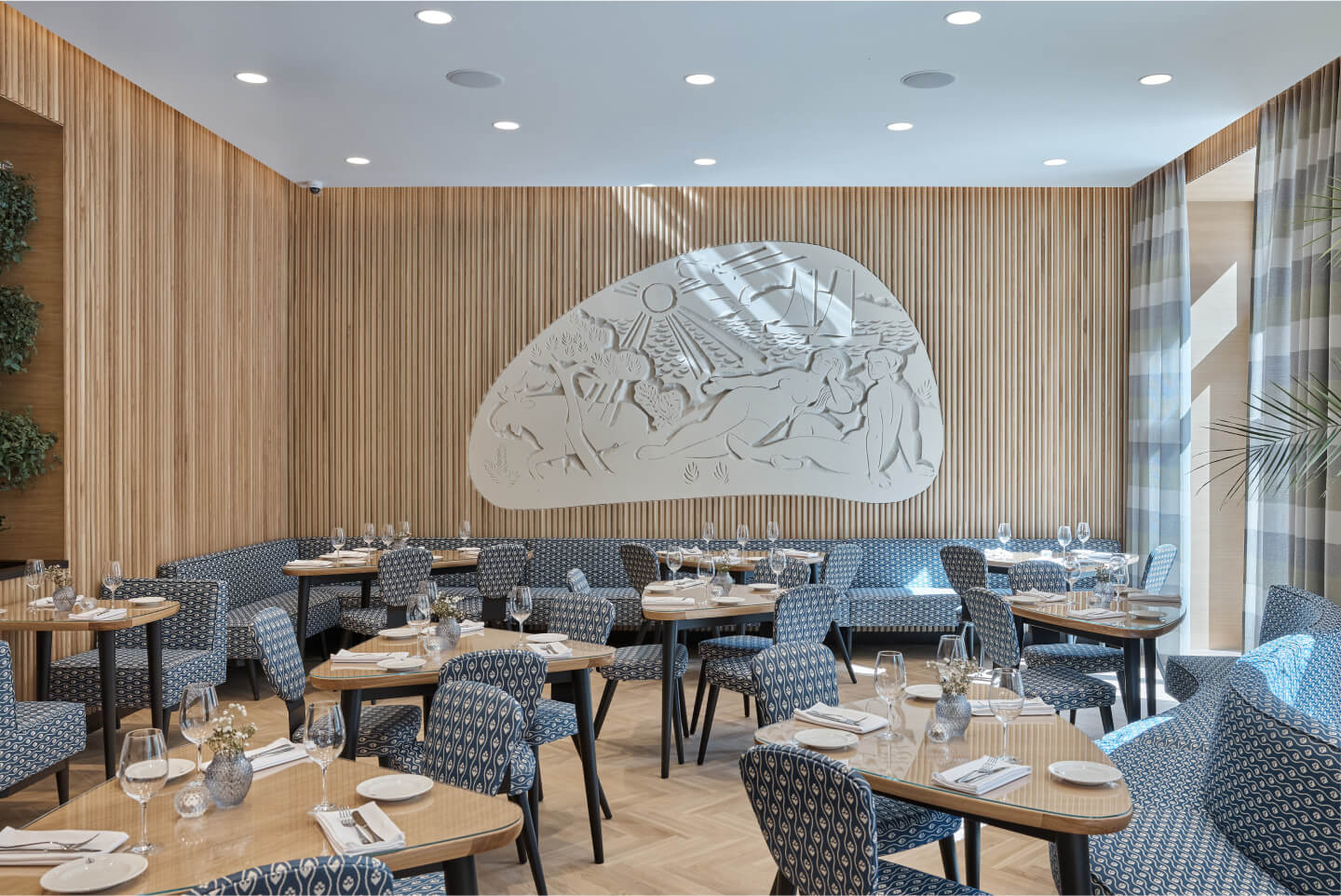 Neringa Hotel, at the table