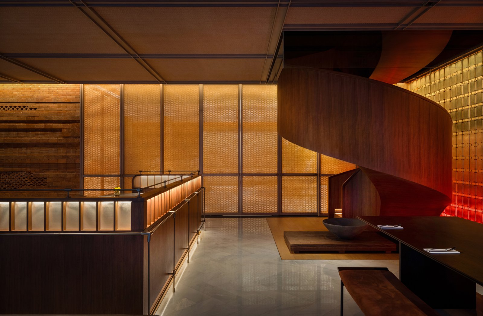 Ming Hotel Nanjing, at the table