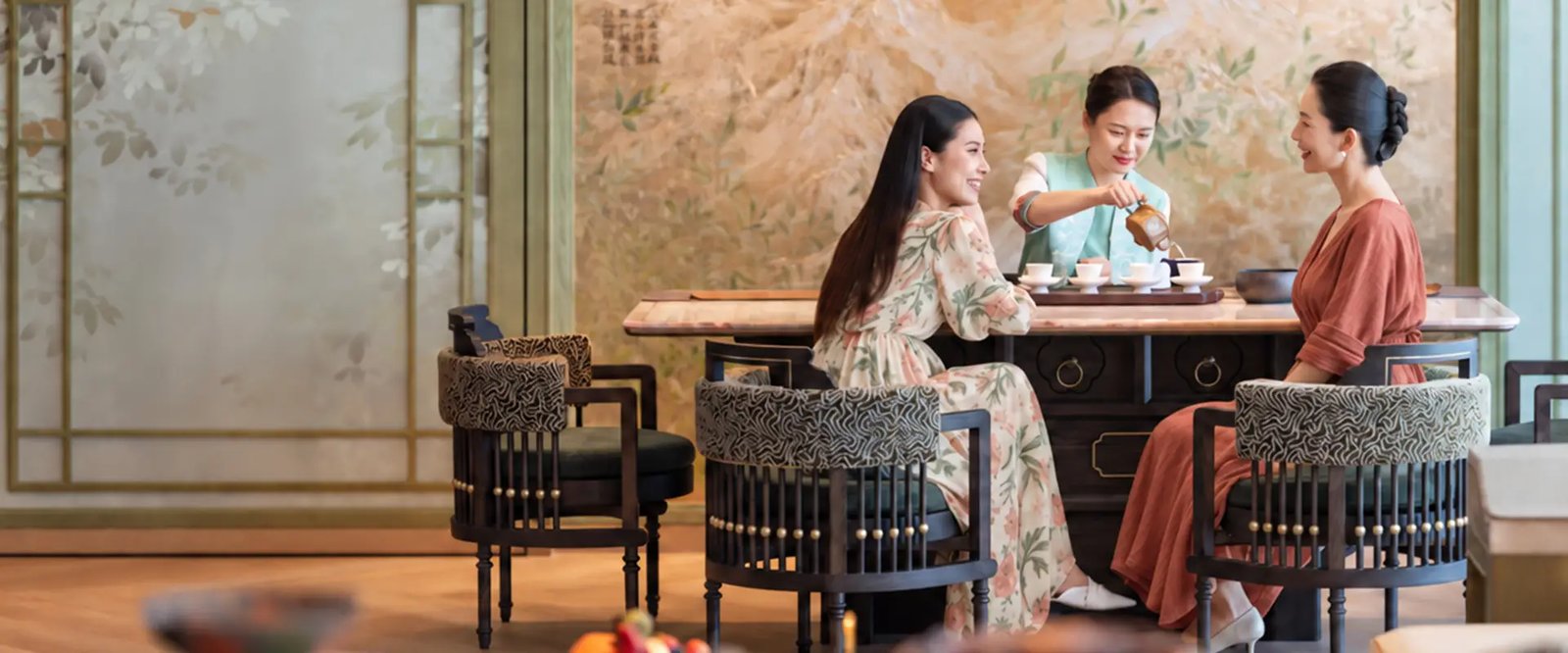 Shangri-La Nanning, at the table