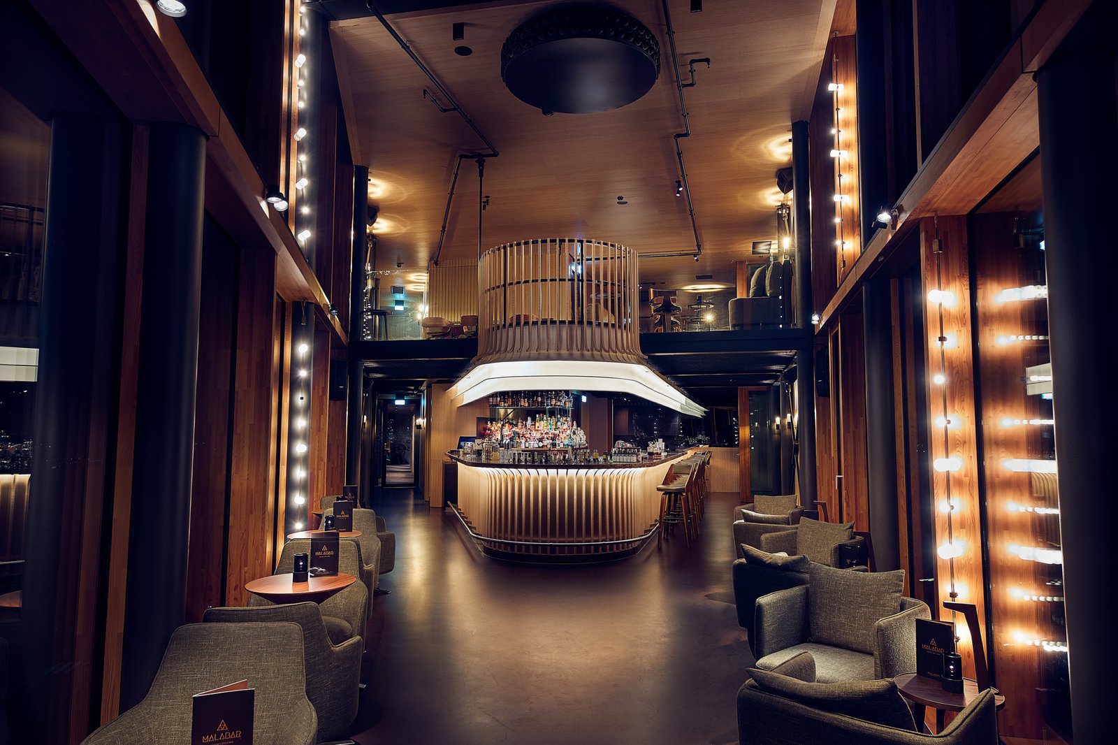Hotel Jakarta — eat & drink