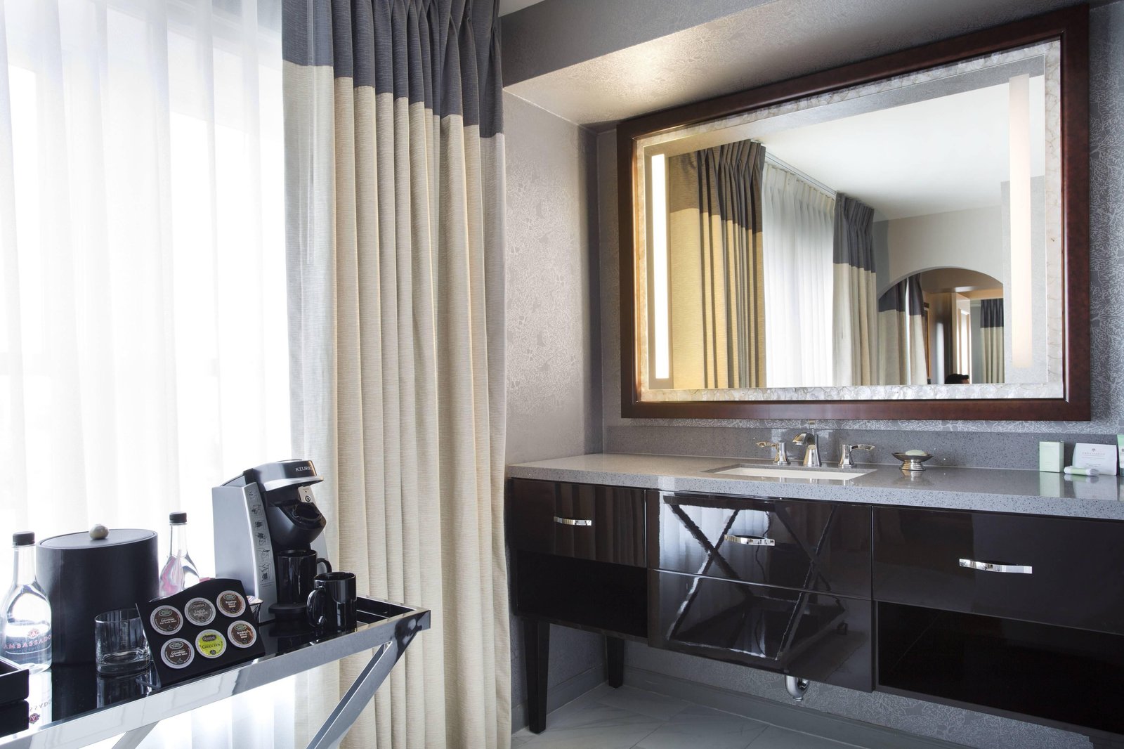 Ambassador Hotel Tulsa, Autograph Collection, rooms