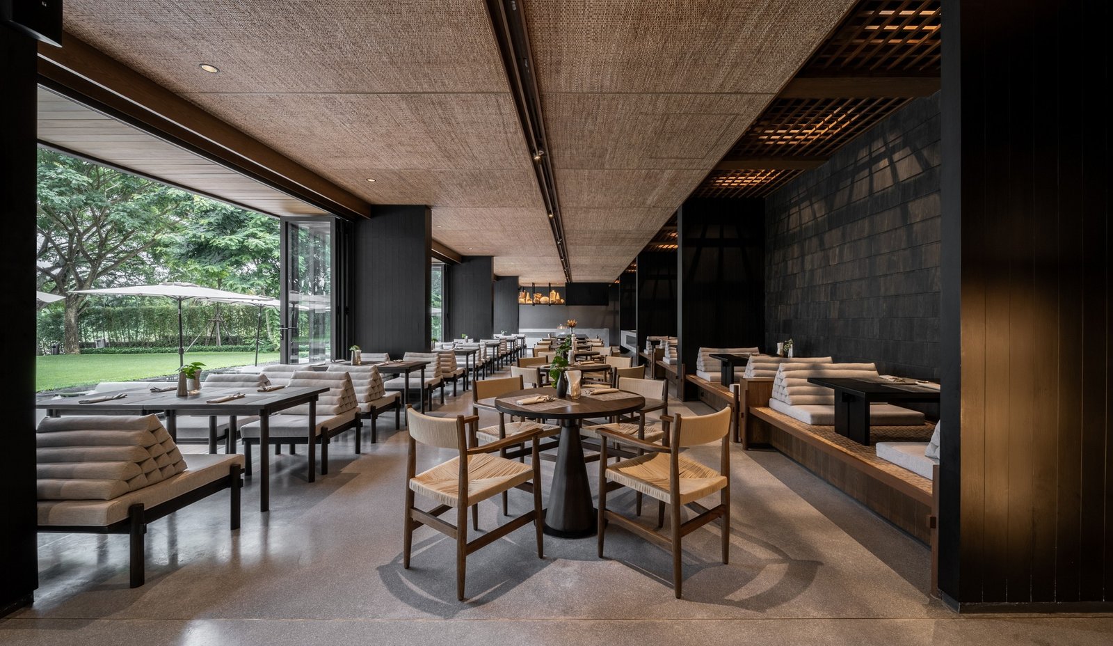 Riva Vista Riverfront Chiang Rai, varee fine casual dining