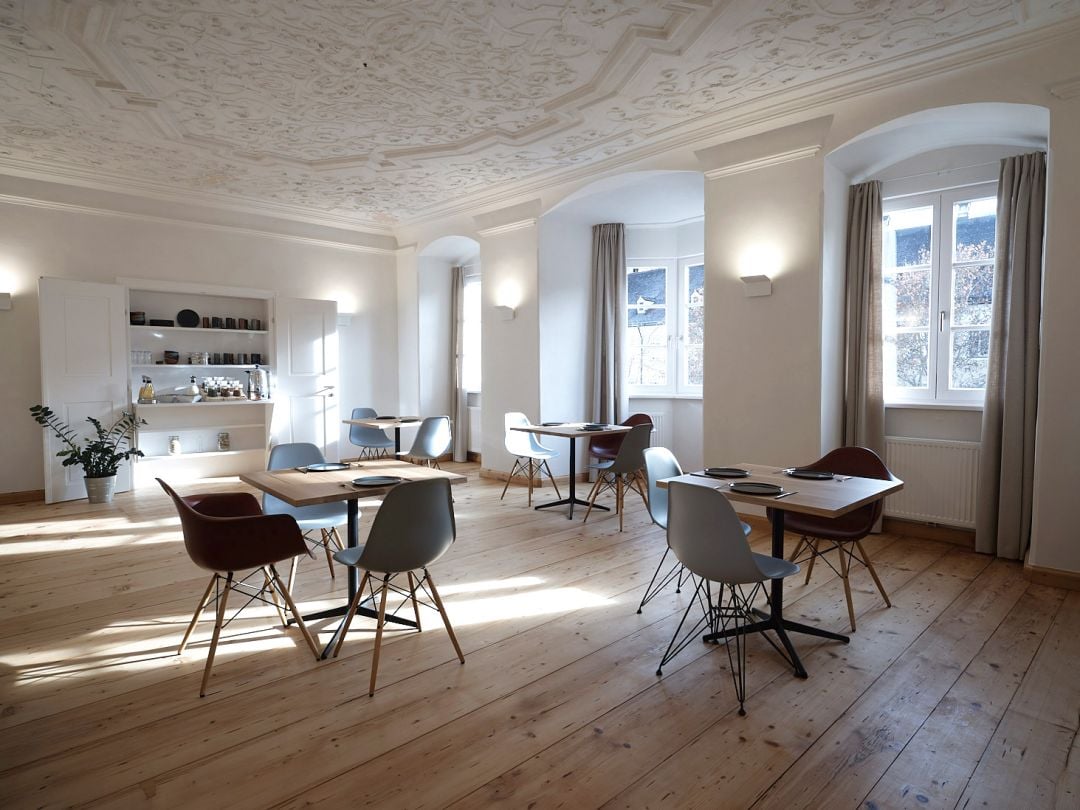 Kontor Boutiquehotel, at the table