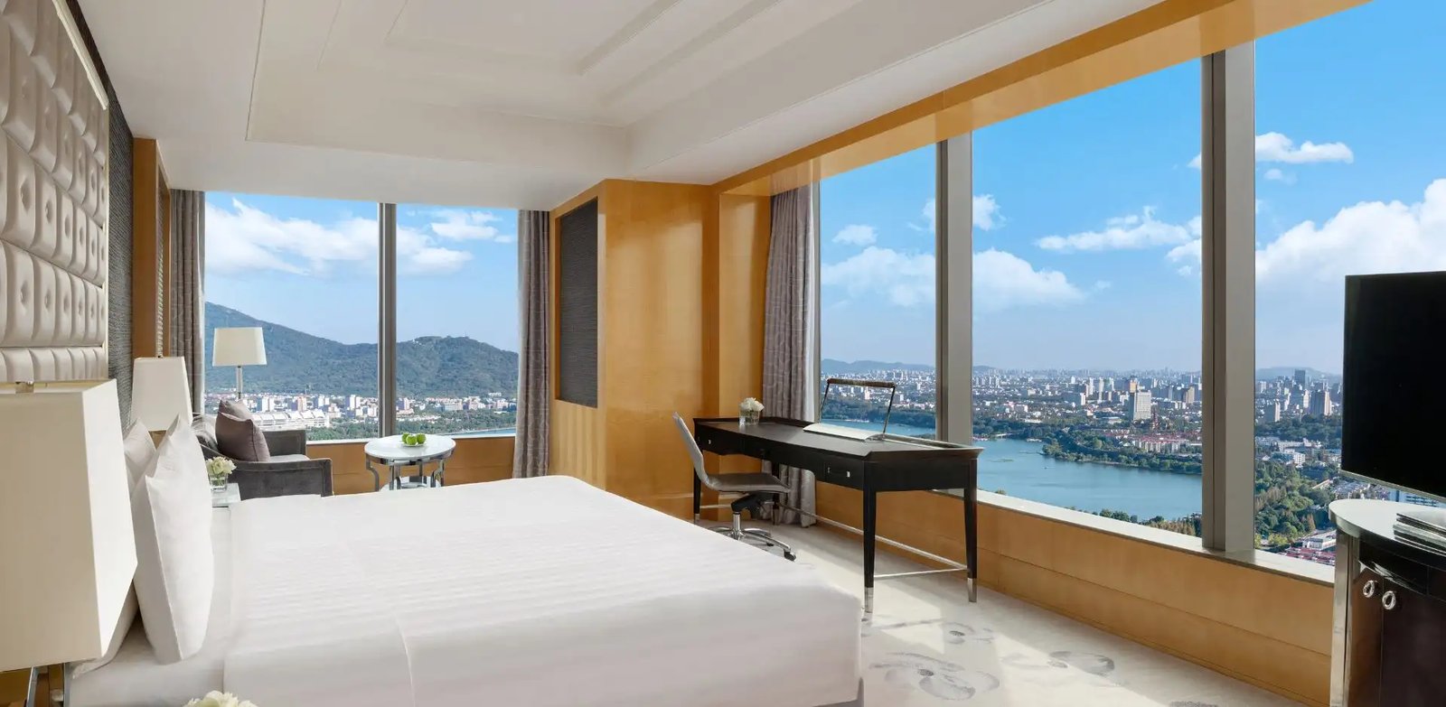 Shangri-La Hotel, rooms